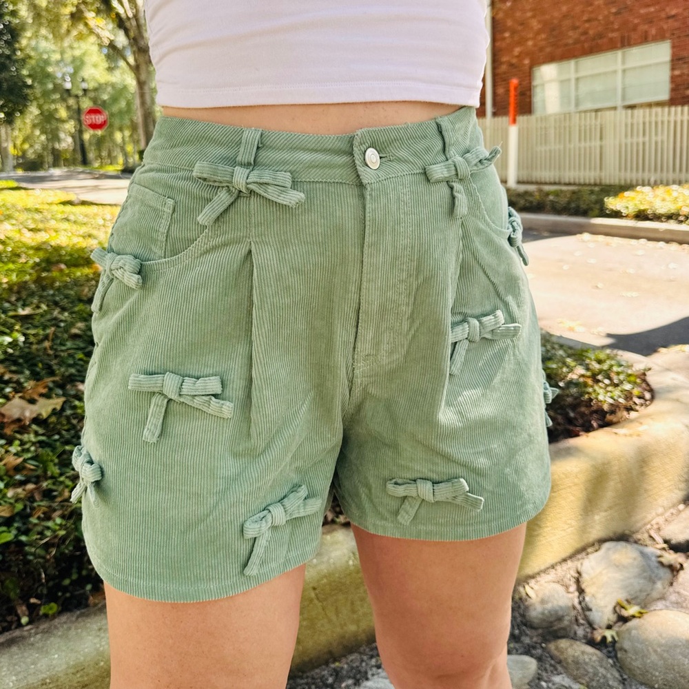 SAGE CORDUROY SHORTS WITH BOWS